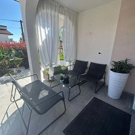 Zonta Maremi With Private Jacuzzi דירה *